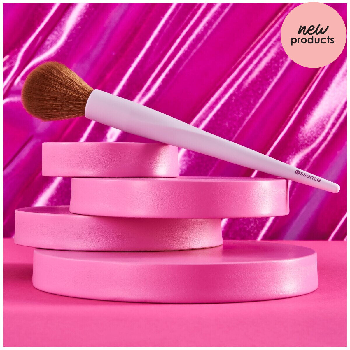 ESSENCE BRUSH FOR BLUSH AND HIGHLIGHTER 1 u