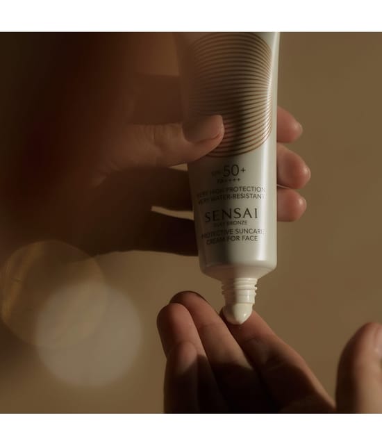 SENSAI SILKY BRONZE protective suncare cream for face SPF50+ 50 ml