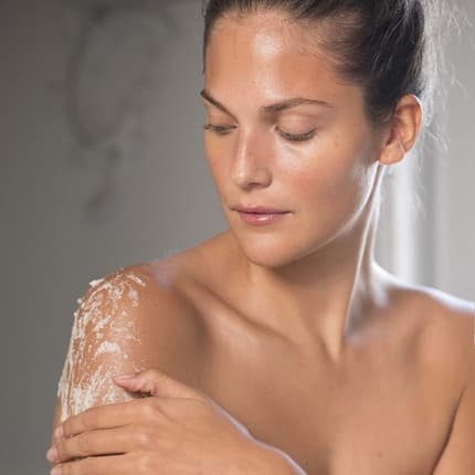 ELEMIS BODY EXOTICS frangipani monoi salt glow body scrub 490 gr