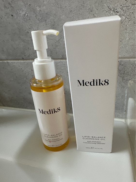 MEDIK8 LIPID BALANCE Transformative Anti-Pollution Cleansing Oil 140 ml
