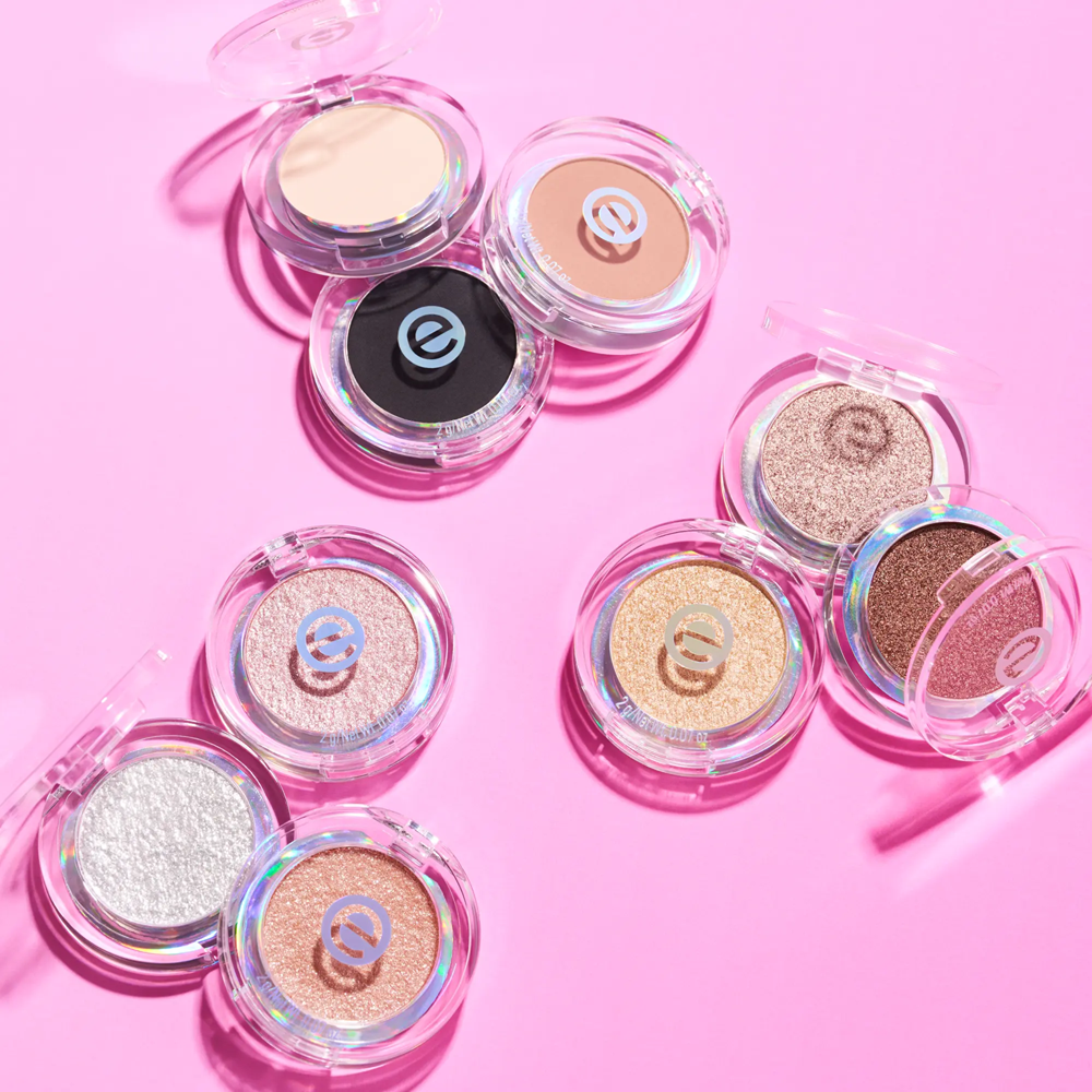 ESSENCE MONOCHROME PEARL eyeshadow #02-Silky Taupe 2 gr