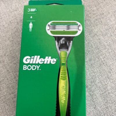 GILLETTE BODY razor plus 1 refill