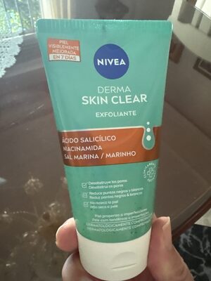 NIVEA DERMA SKIN CLEAR exfoliating scrub 150 ml