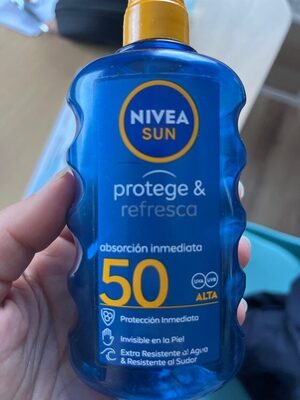 NIVEA SUN PROTECTS&amp;REFRESHS dry sun spray SPF50 200 ml