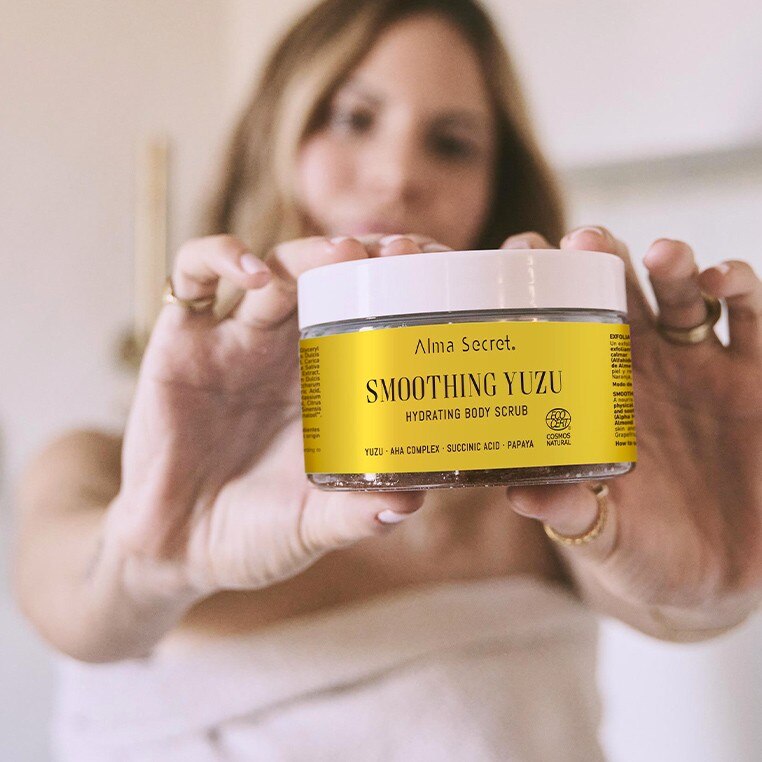 ALMA SECRET SMOOOTHING YUZU body scrub 250 ml