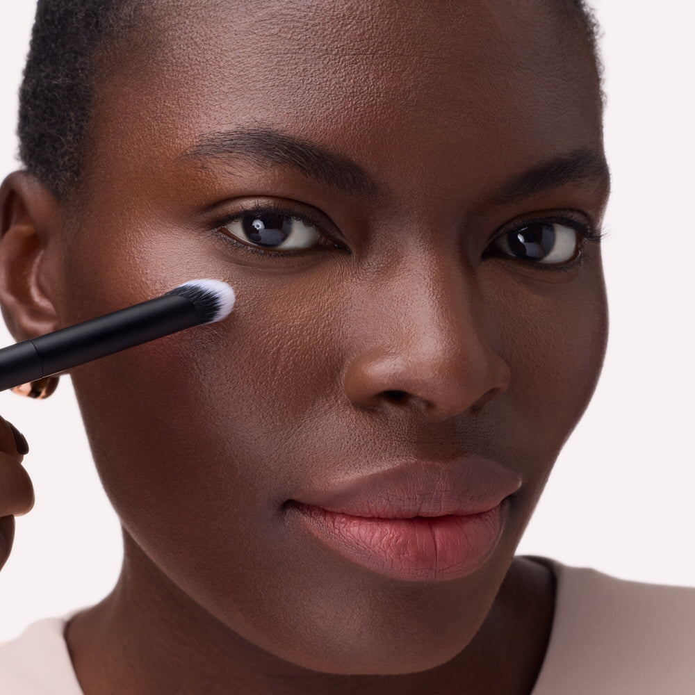 CATRICE UNDER EYE concealer brush 1 unit